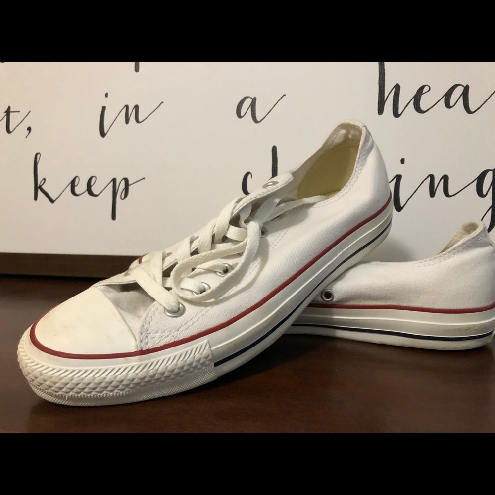 Converse tennis shoes